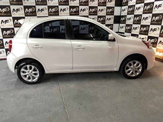 NISSAN MARCH 1.6 SV 16V FLEXSTART 4P XTRONIC